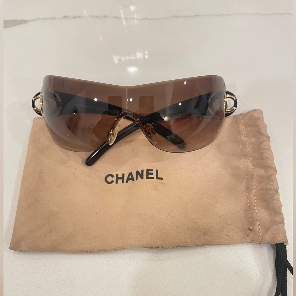 Authentic Chanel sunglasses 4145 brown lens